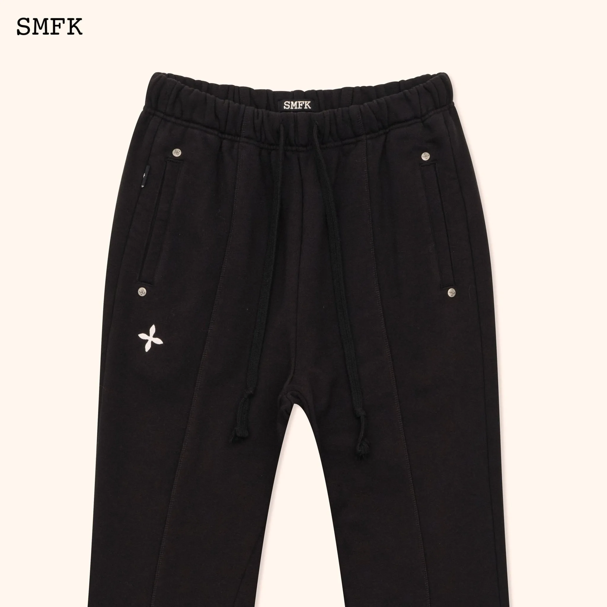 Compass Classic Cross Flared Sweatpants In Black