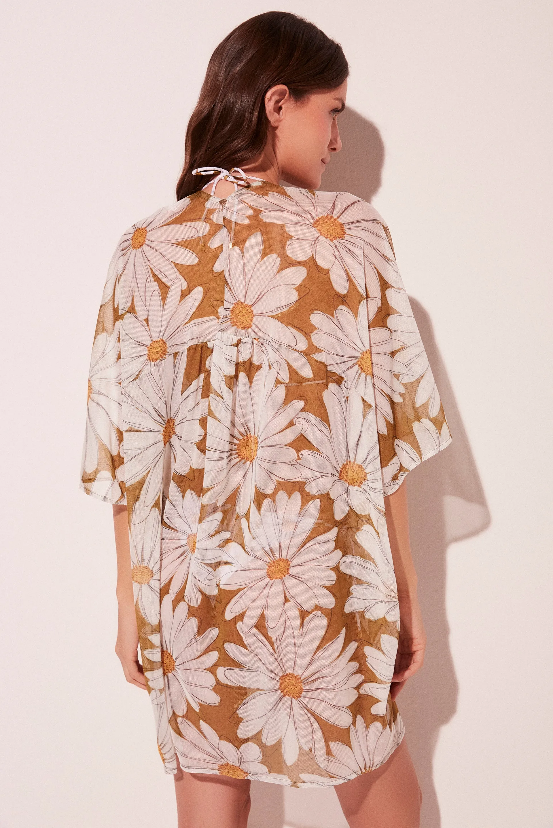 Daisies Oversized Short Cape E5190A1972