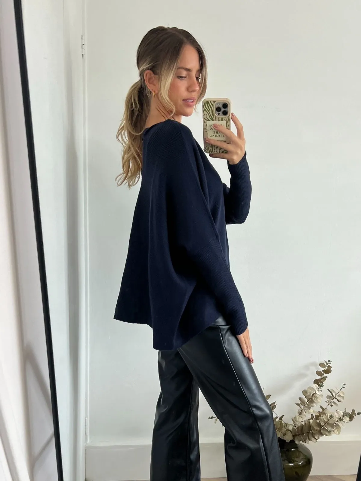 Ella Oversized knitted V Neck Jumper / Navy