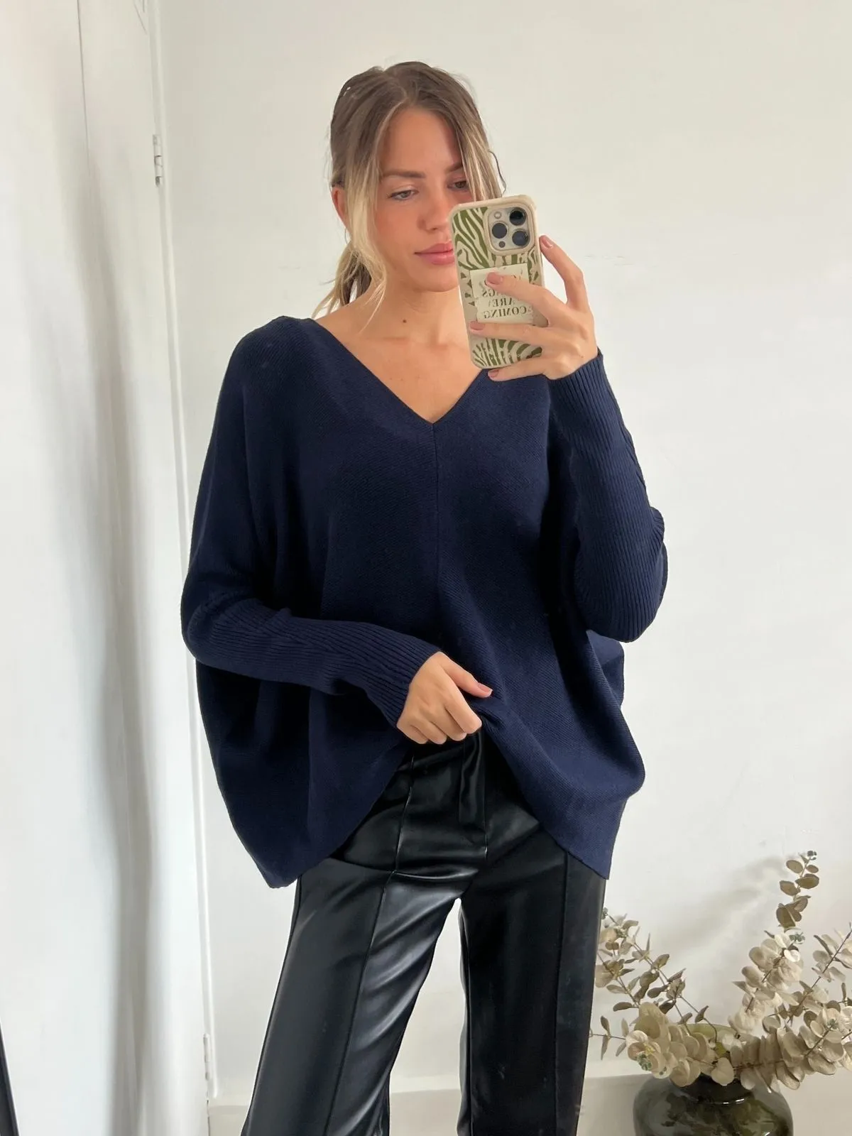 Ella Oversized knitted V Neck Jumper / Navy