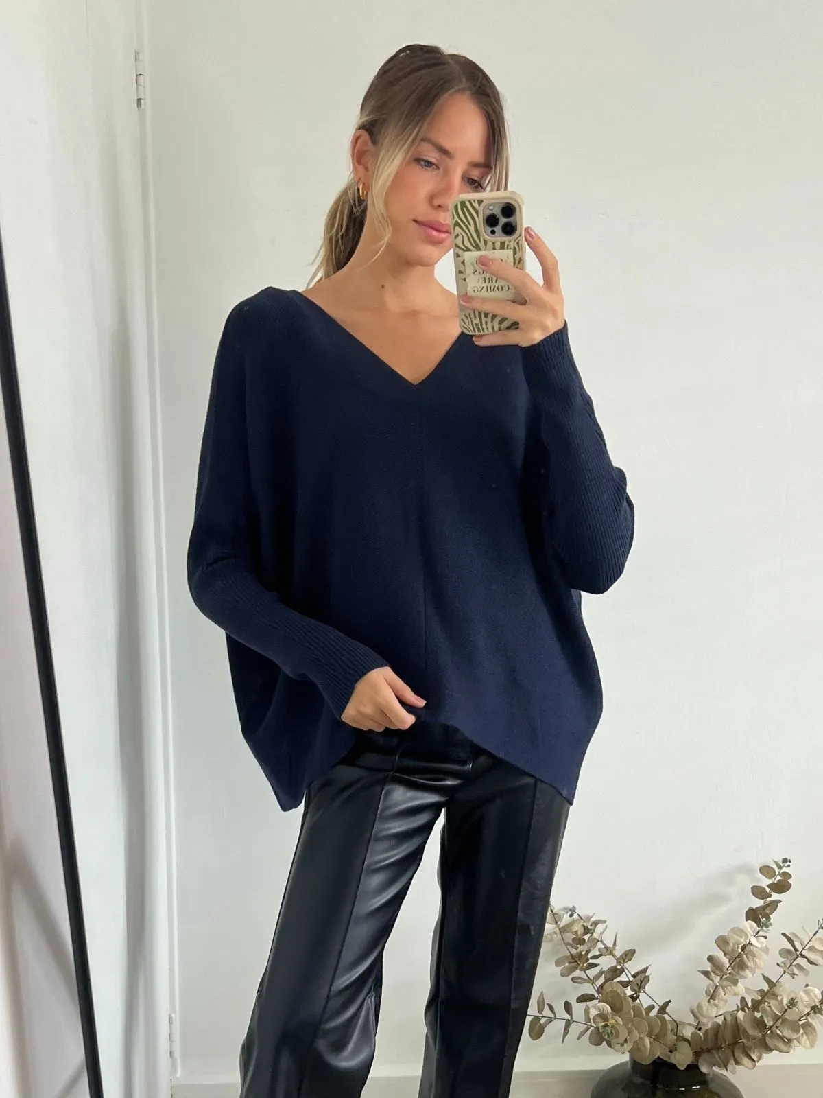 Ella Oversized knitted V Neck Jumper / Navy