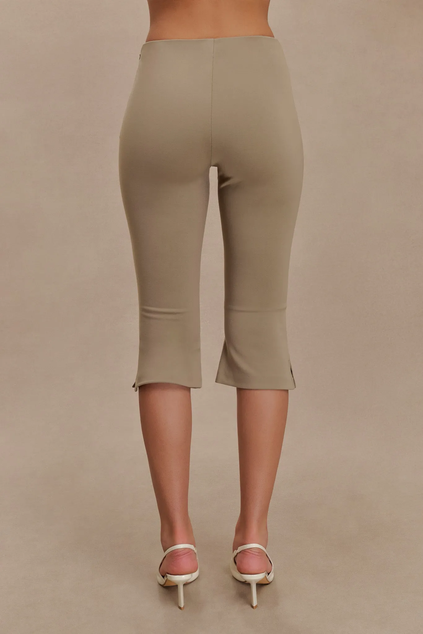 Layla Flared Crepe Capri Pants - Mushroom