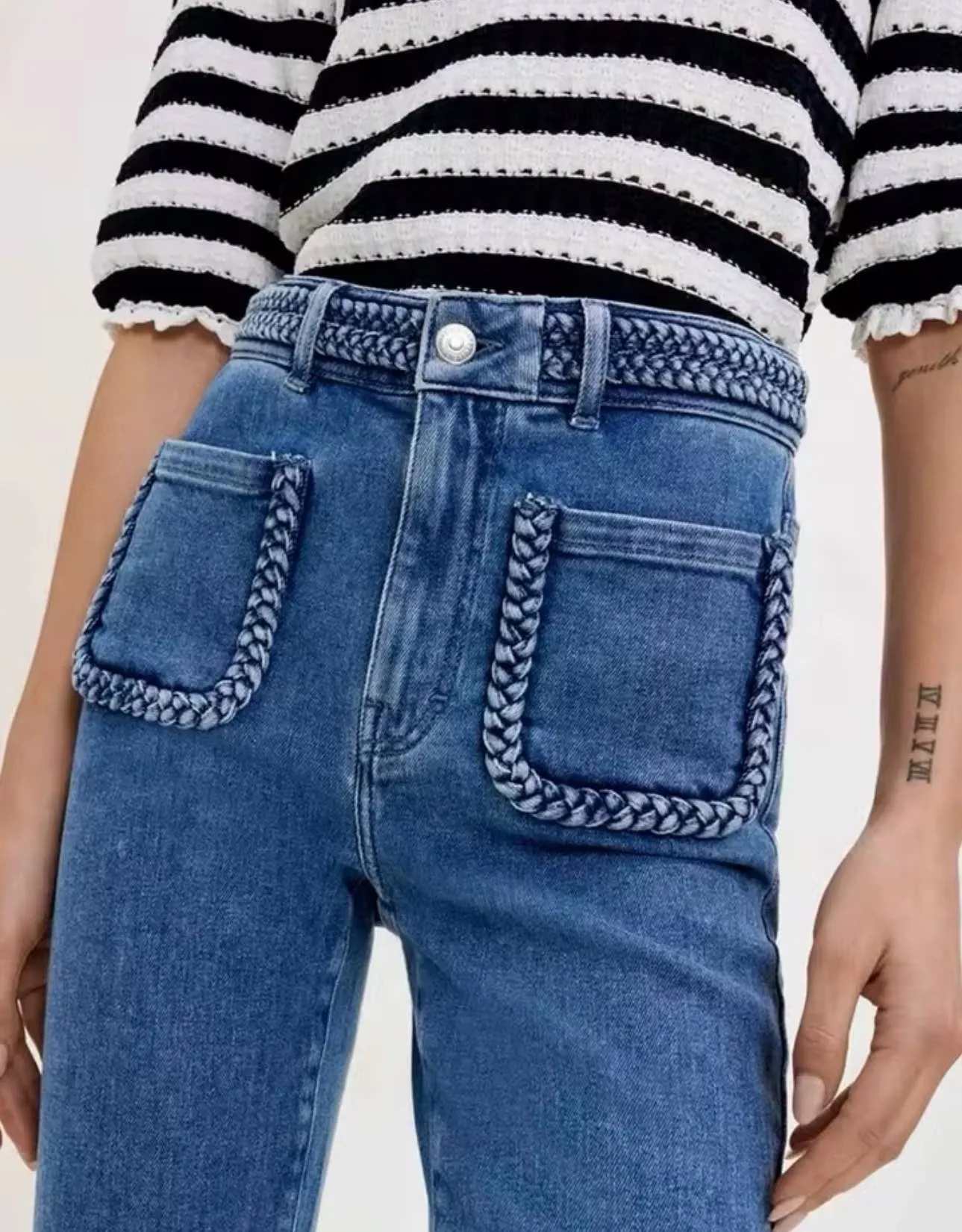 Micro Laced High Waisted Blue Jeans