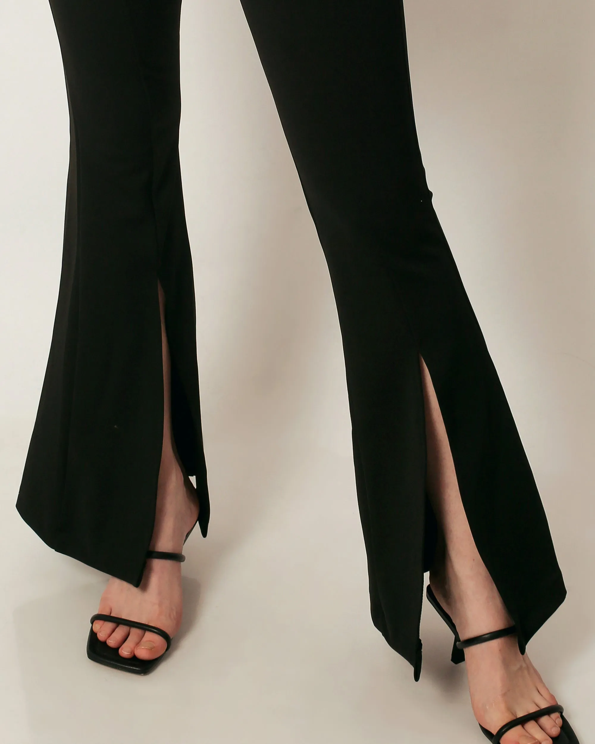 Ned Highwaisted Bell Bottom Pants in Black