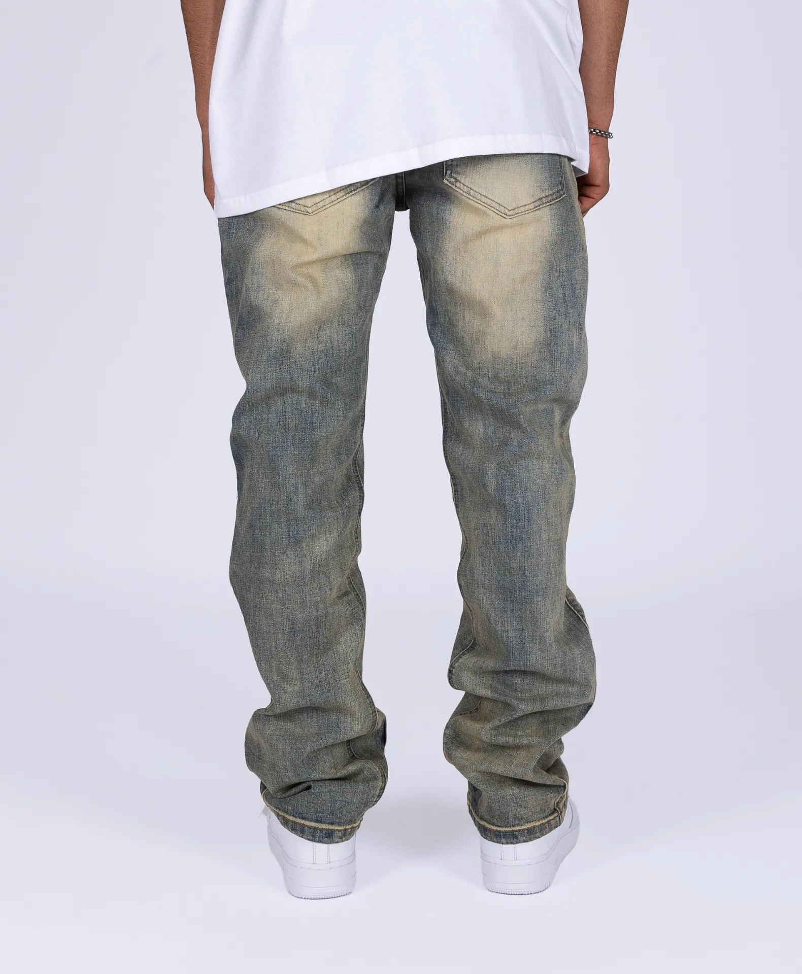 STRAIGHT LEG FLARED JEANS