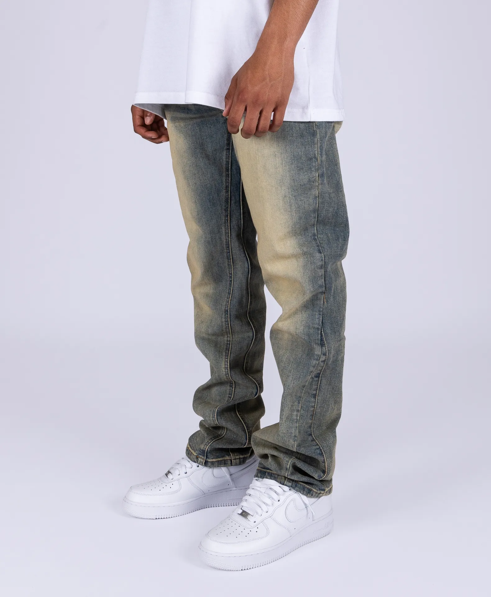 STRAIGHT LEG FLARED JEANS