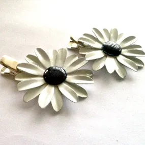 White and Navy Daisy (set of 2)